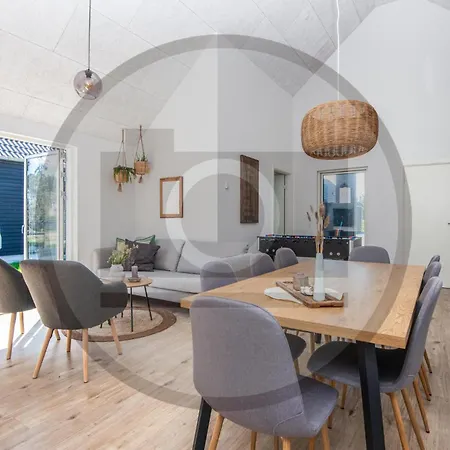 بيت للعطل 4 Bedroom Lovely In Glesborg