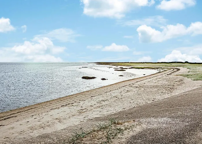 4 Bedroom Lovely In Glesborg